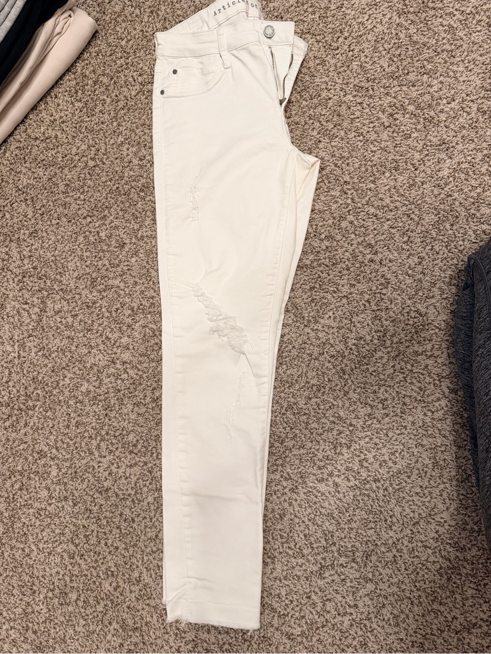 Articles Of Society Women’s White Distressed Skinny Jeans